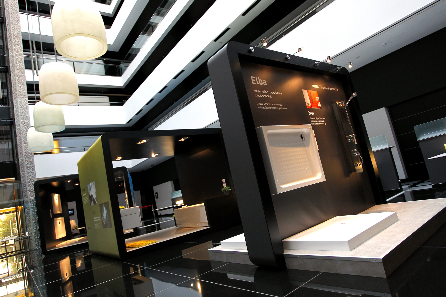 Estudi Blanc I Bàrbara Blanc I Disseny - Projectes - Showroom Gala, pasarel·la de bany